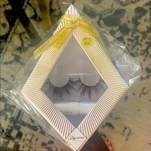 Lilly Lashes 3D mink with adhesive gift